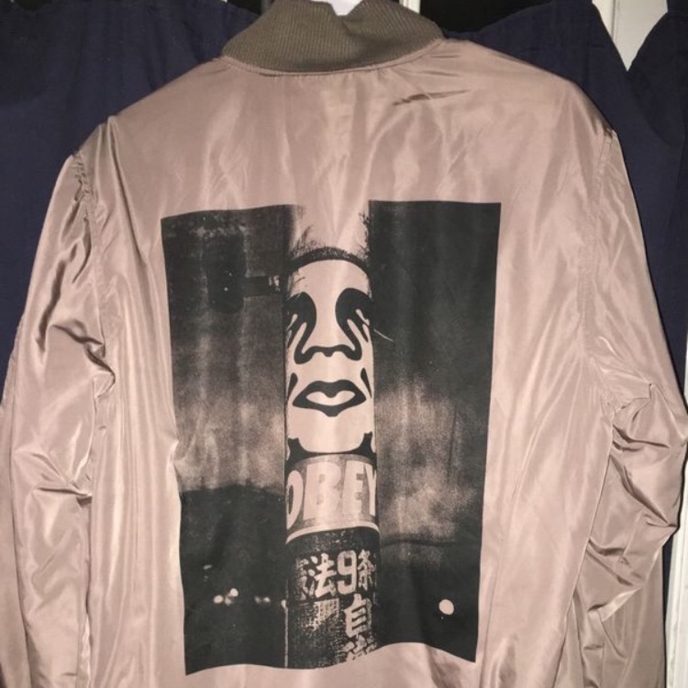 Obey bomber